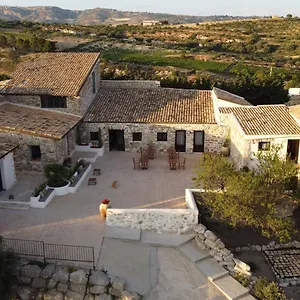 borgo-delle-pietre.sicilyhotelsitaly.net/